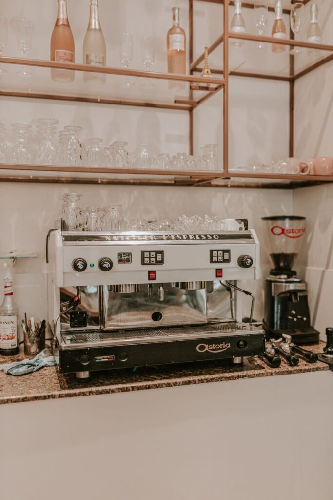 Una cafetera puede ser objeto de una avería maquinaria hosteleria