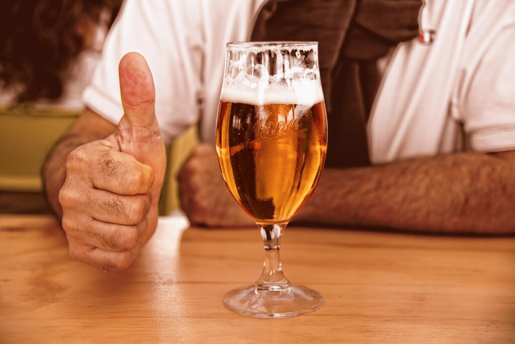 Bar con seguro obligatorio de responsabilidad civil de explotacion en hosteleria